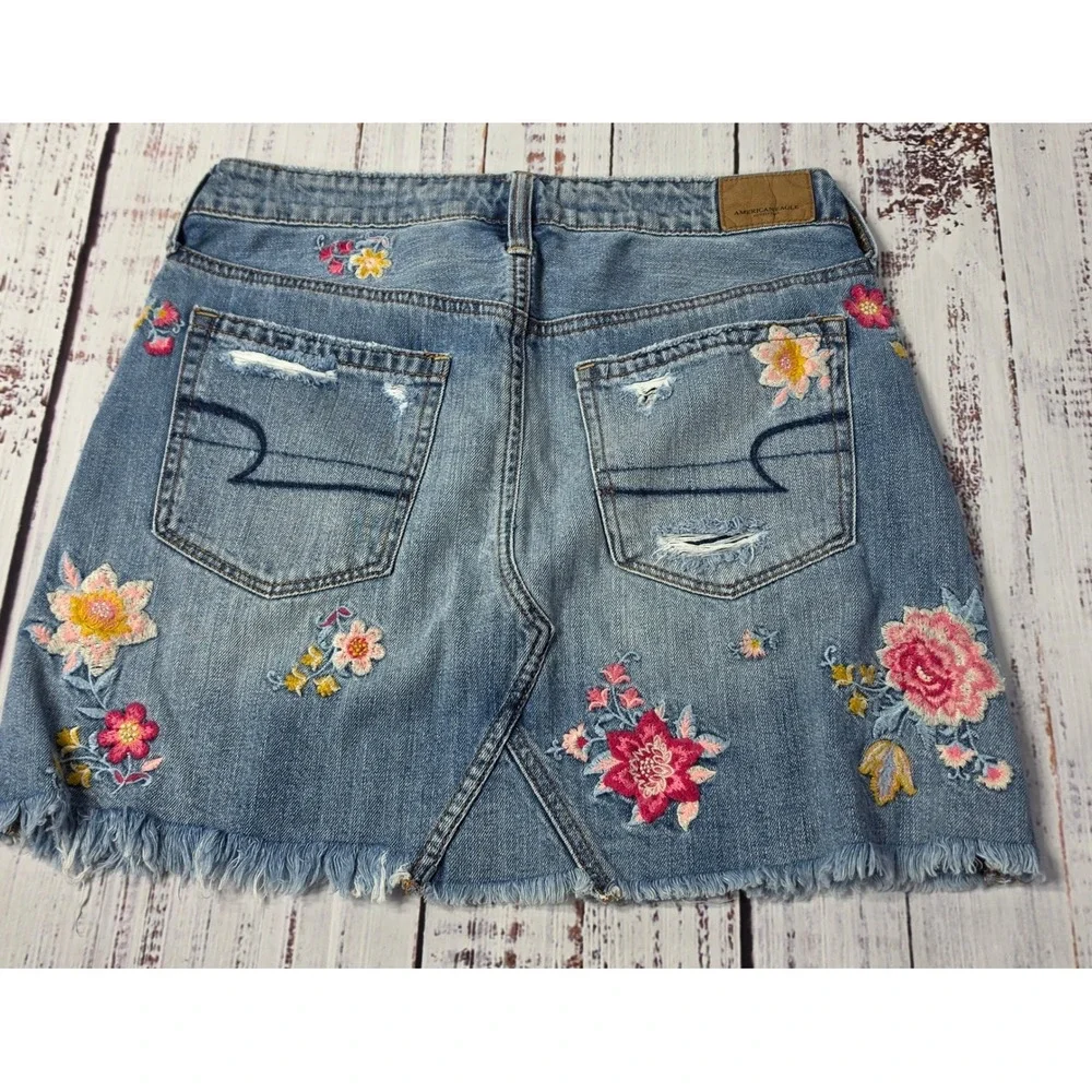 American Eagle Denim Mini‎ Skirt Womens 2 Blue Excellent Floral Embroidered Boho
